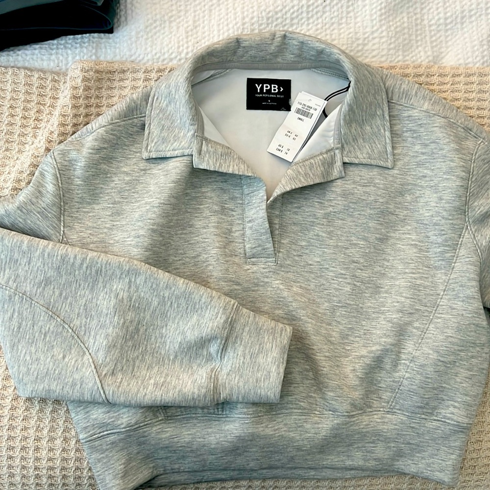 Abercrombie YPB small workout cropped sweater